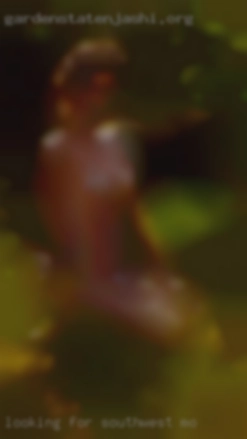 Looking for a discreet Southwest MO fwb or hookup.